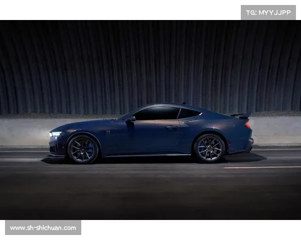 全新第七代福特野马黑马版，5.0L自吸大V8，自带一键漂移模式